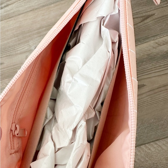 NEW Tender Love & Carry Pink Cosmetics Bag - Picture 4 of 7